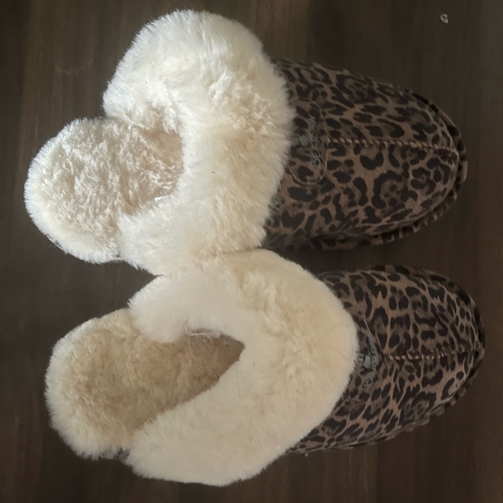 BearPaw Leopard Print Slippers with Plush White Lining